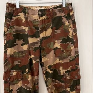 By Anthropologie Camouflage Cargo Women’s Pants size 28